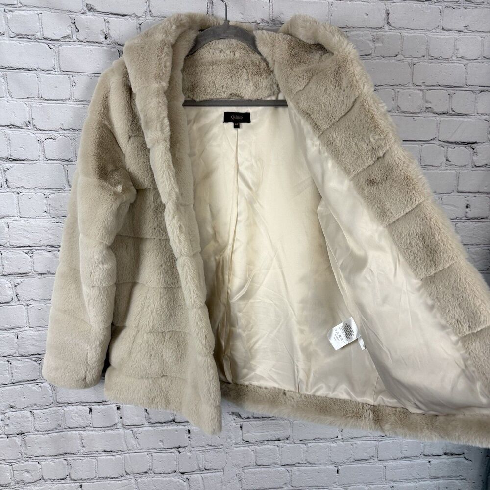Quince Faux Fur Hooded Jacket Latte Beige Soft Plush Coat Womens XS Cozy Chic - Picture 11 of 14